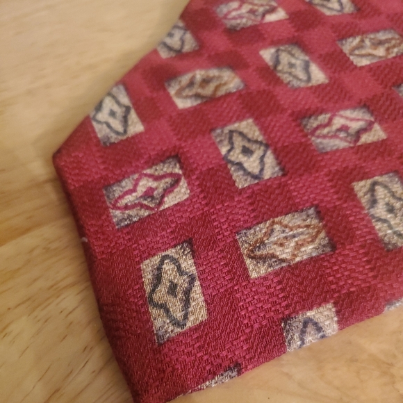 Sterling Hunt Necktie  Standard Legnth Red & Gold - Picture 2 of 4